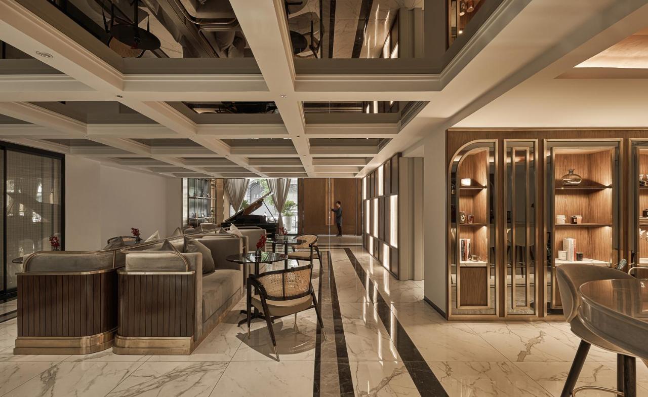 La Siesta Premium Saigon Hotel Ho Chi Minh City Bagian luar foto The lobby of the hotel