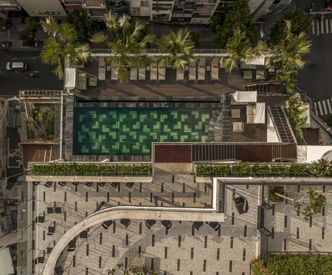 La Siesta Premium Saigon Hotel Ho Chi Minh City Bagian luar foto The rooftop pool at The Standard East Village