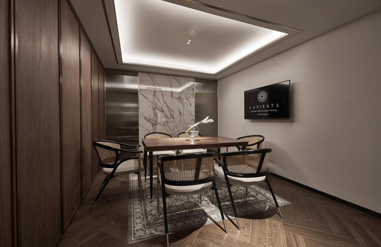 La Siesta Premium Saigon Hotel Ho Chi Minh City Bagian luar foto A meeting room at the Amista business center