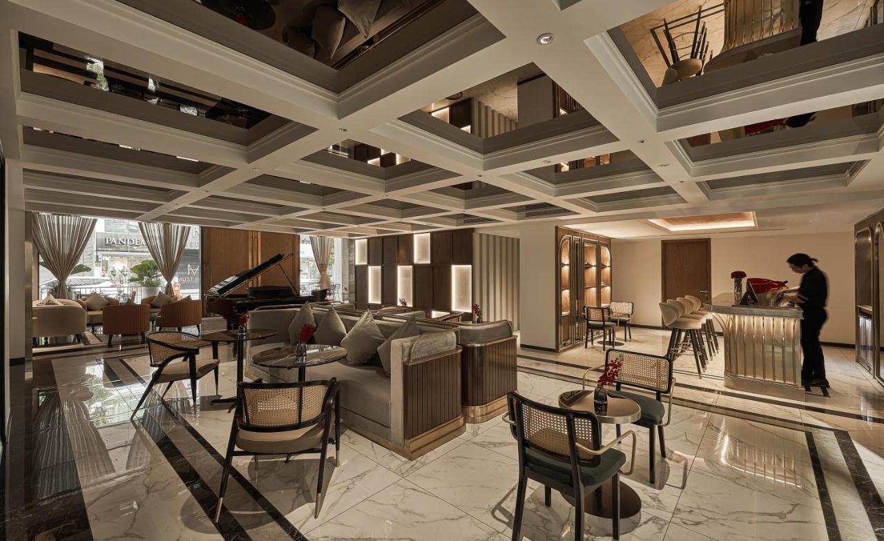La Siesta Premium Saigon Hotel Ho Chi Minh City Bagian luar foto The Lounge at the Hong Kong International Financial Centre