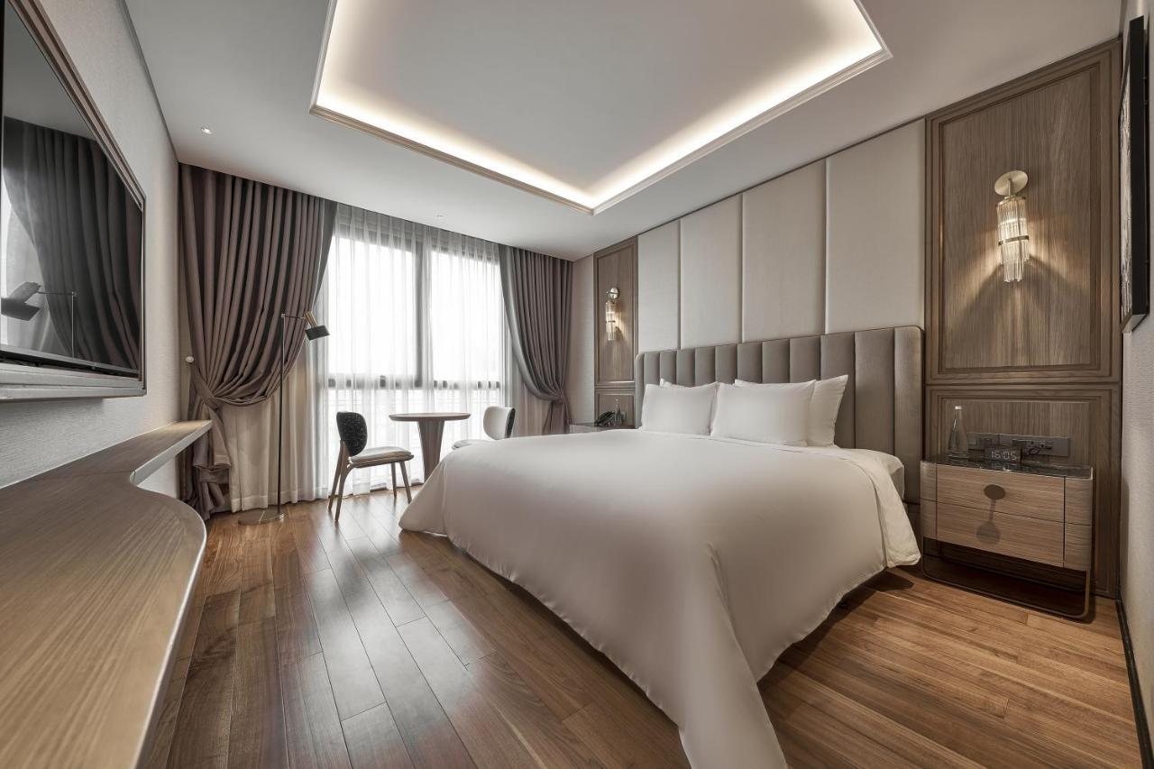 La Siesta Premium Saigon Hotel Ho Chi Minh City Bagian luar foto