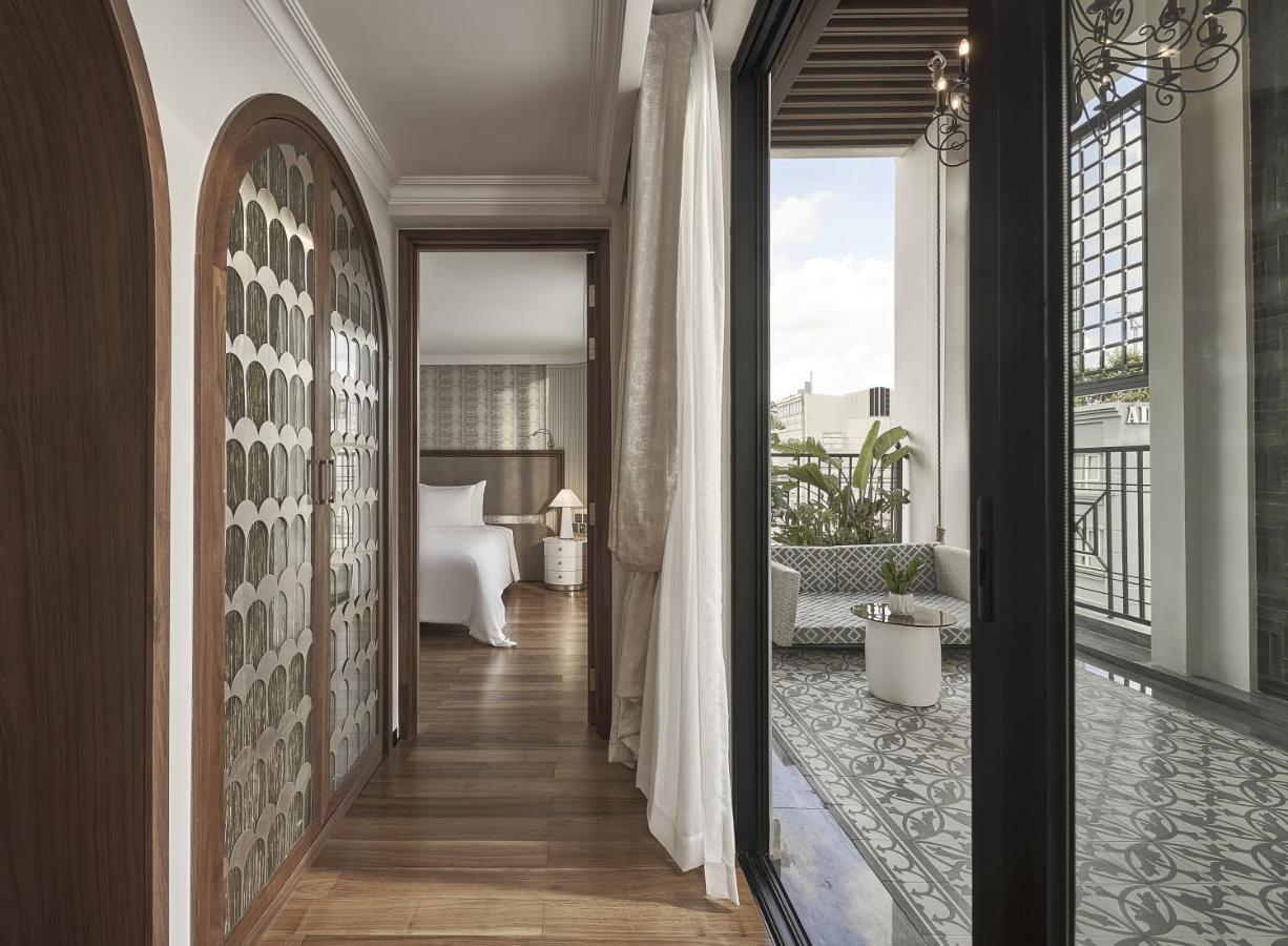 La Siesta Premium Saigon Hotel Ho Chi Minh City Bagian luar foto A suite at the hotel